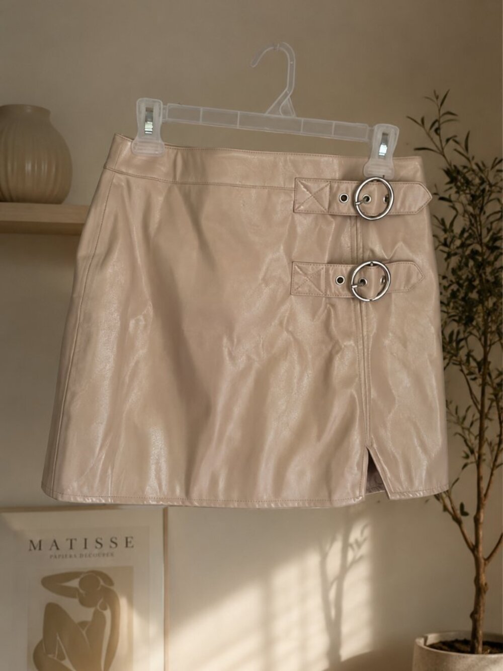 Forever 21 Beige Faux Leather Mini Skirt Dual Buckle O-Ring Detail Size M